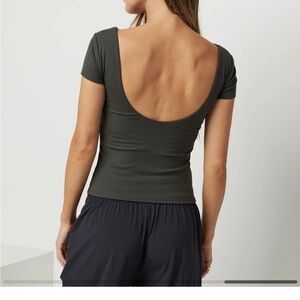 Vuori Pose Scoop Back Tee in Olive - Small